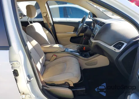 2014 Dodge Journey Sxt z USA, uszkodzony, nr VIN 3C4PDCBG4ET127004